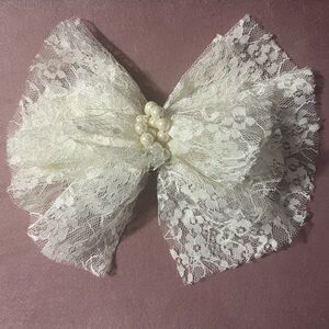 Metamorphose LACE and pearl Lolita barrette